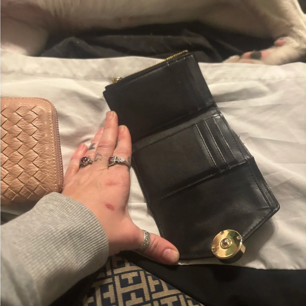 Designer Wallets - Picture 7 of 8